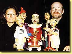 Stefan und Silvia Beyrer mit Puppen